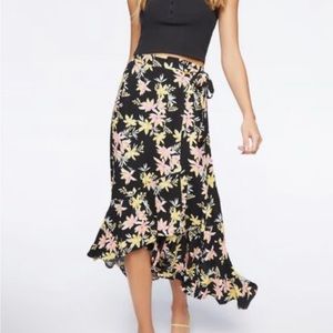 NWOT Forever 21 High Low Skirt